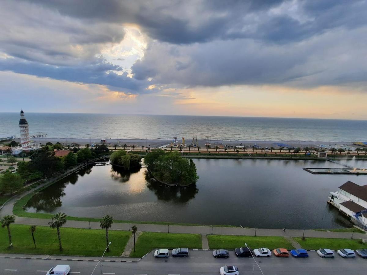 Twins Tower Orbi City Batumi Exterior photo