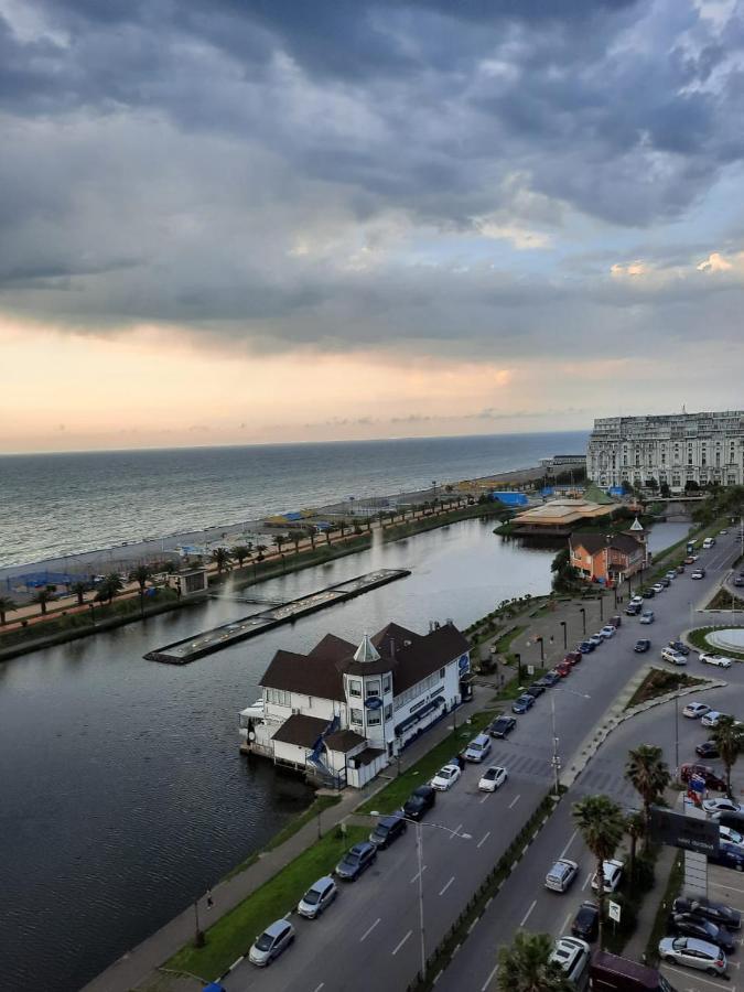 Twins Tower Orbi City Batumi Exterior photo