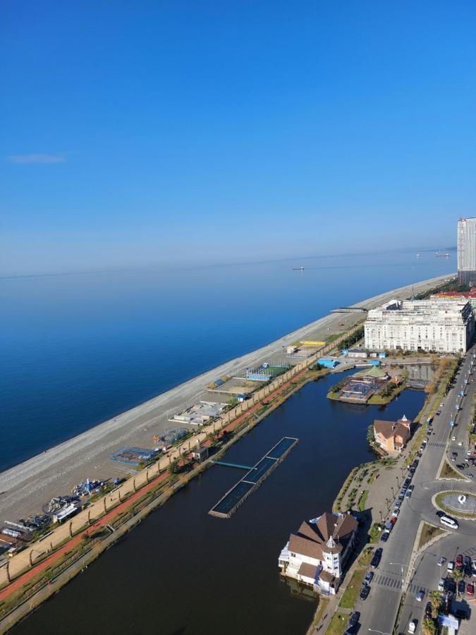 Twins Tower Orbi City Batumi Exterior photo